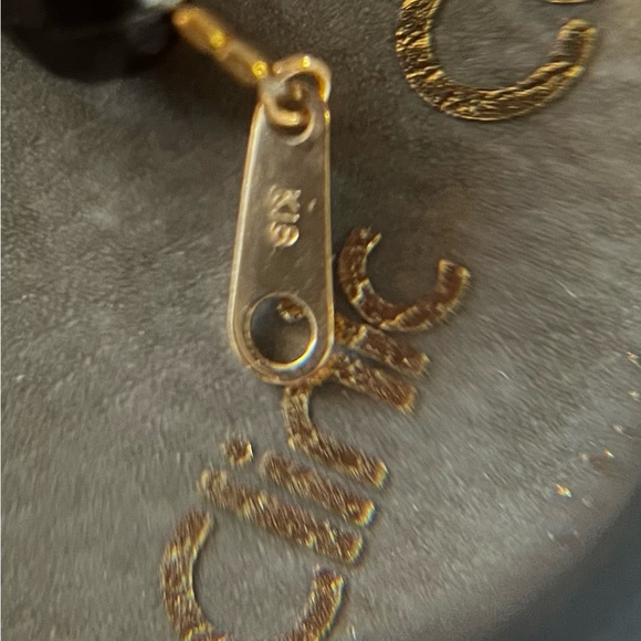 18K Solid Gold Clasp and bits in Between are gold 93 Carat Black Onyx - Picture 3 of 5